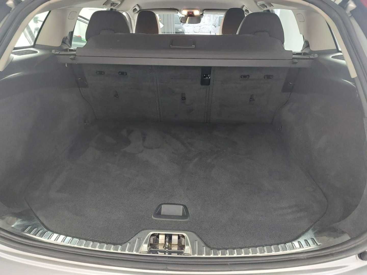 Volvo V60 1.6D (AUTO)