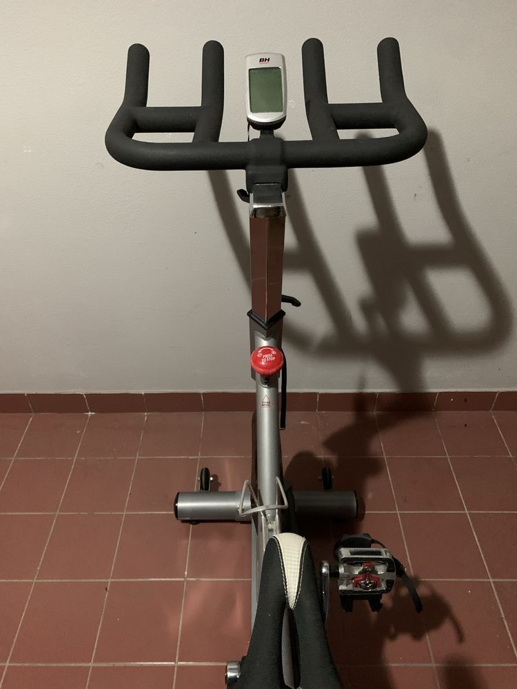 Bicicleta estatica profissional BH STRATOS