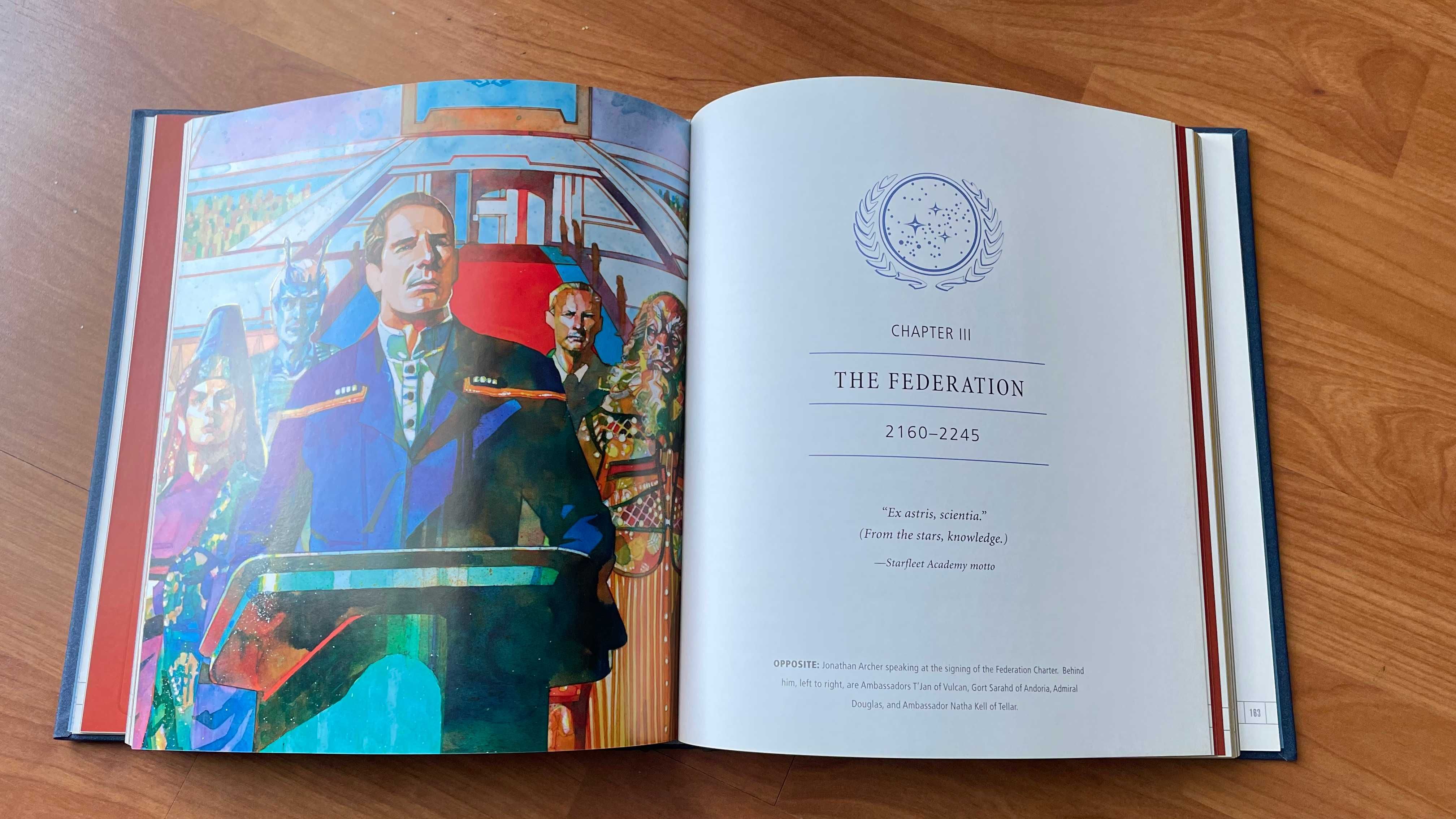 Livro "Star Trek Federation - First 150 Years" com extras