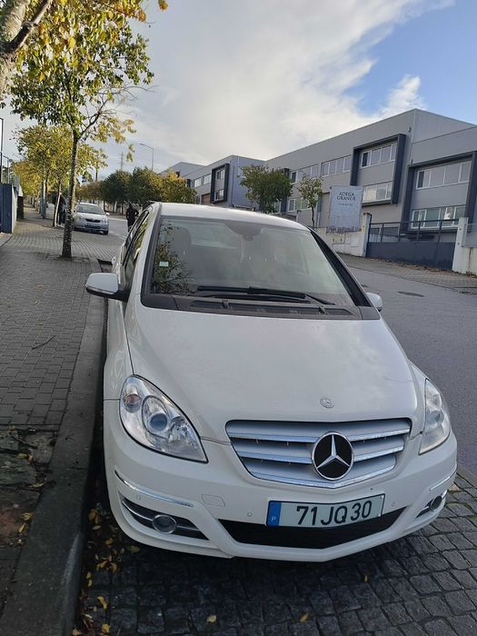 Carrinha Mercedes B180