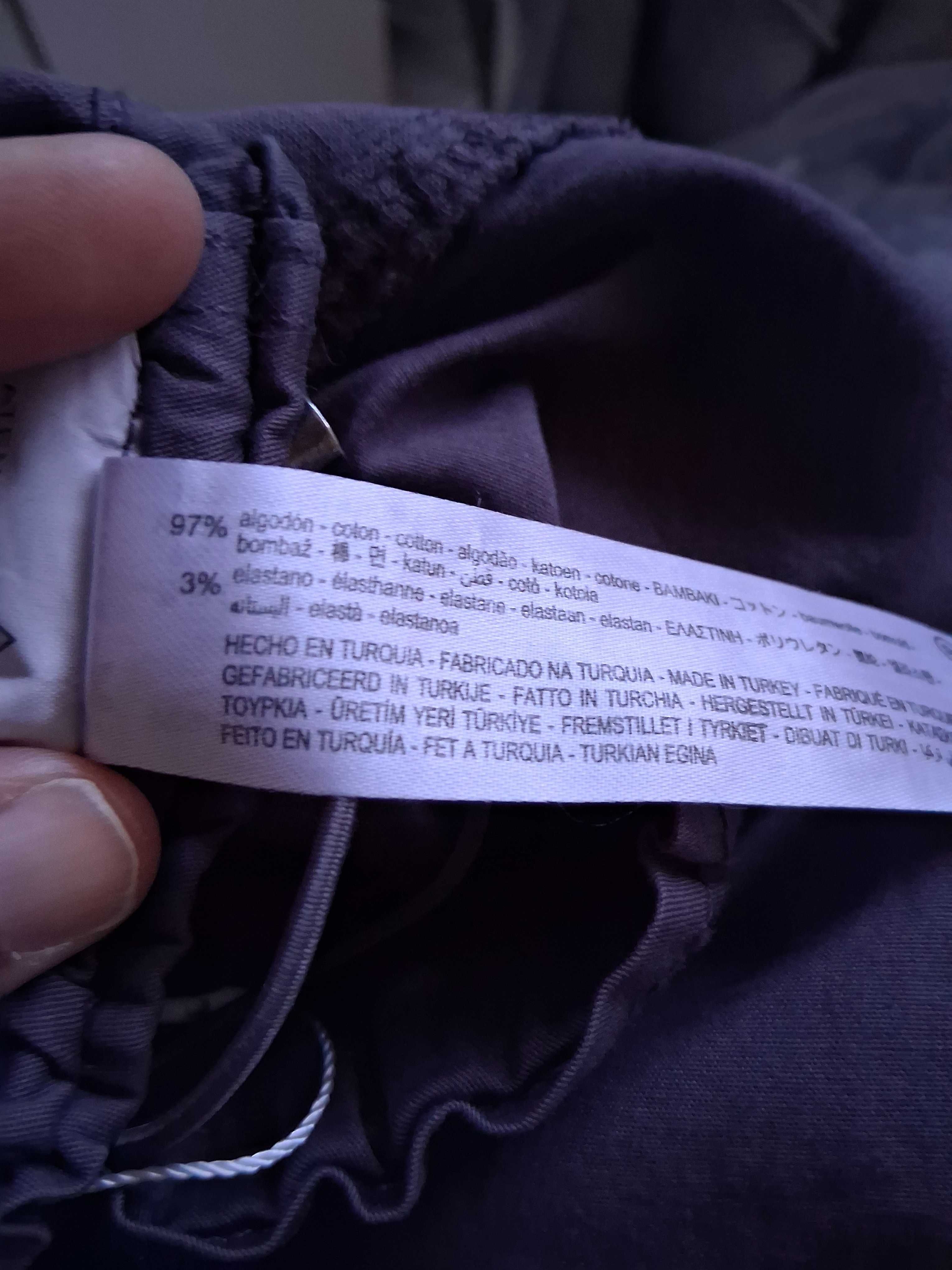 Saia Breskha,com t-shirt H&M.