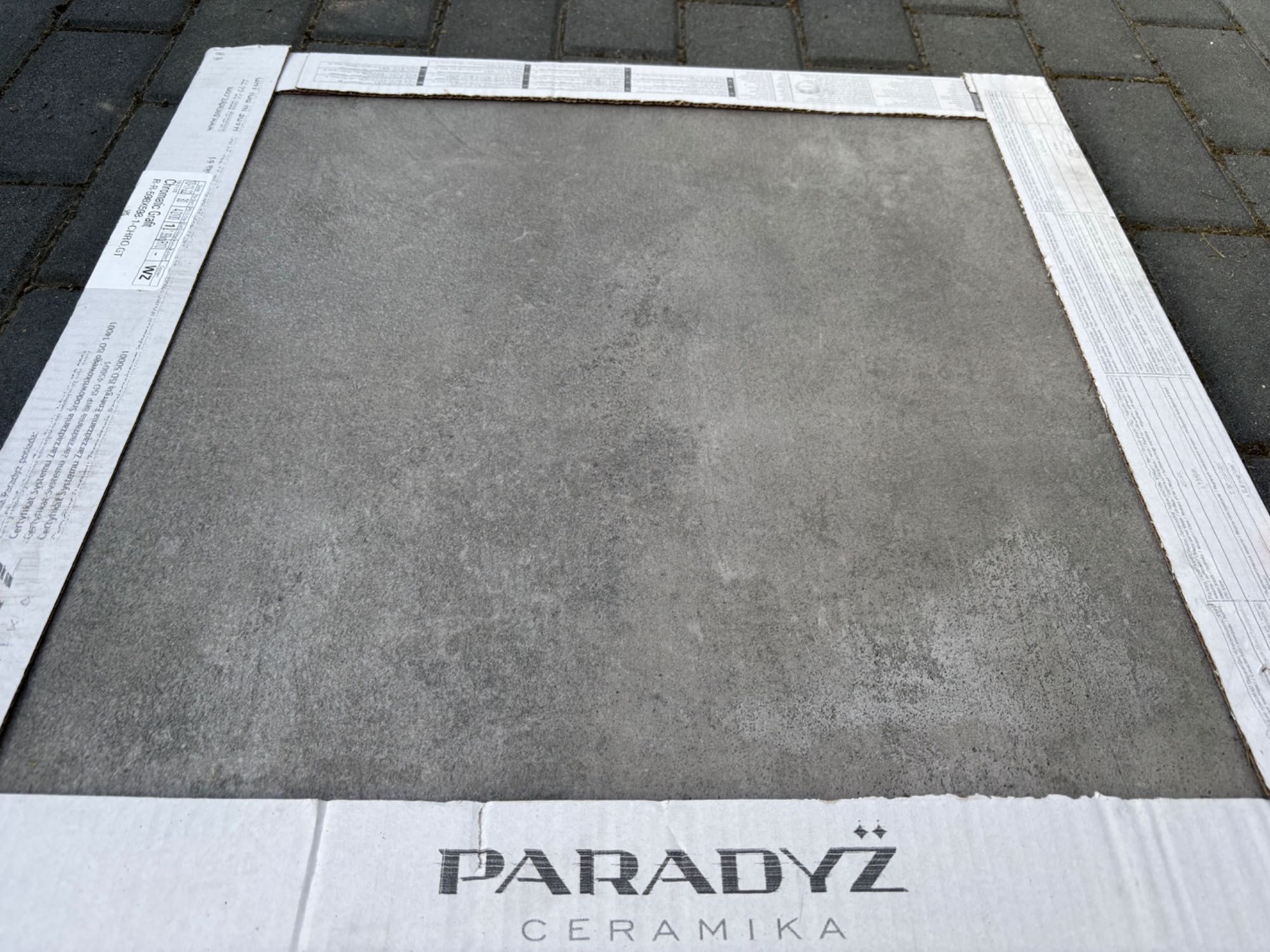 Płytki Gres Chromatic Paradyż 59,8 x 59,8 cm grafit 1,07 m2 40 płytek.