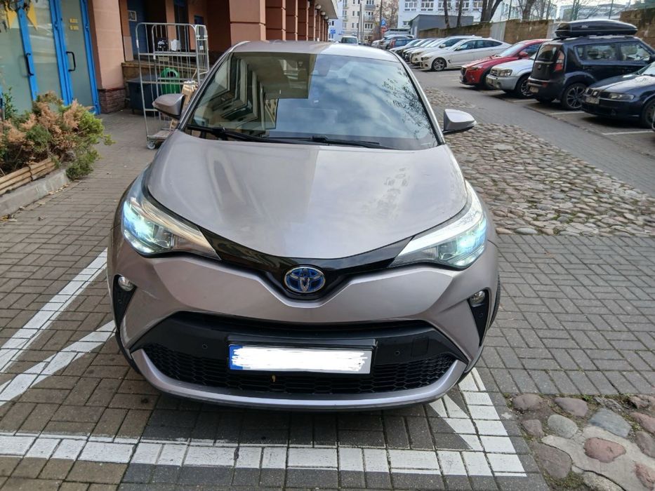 TOYOTA C-HR hibrid 2020
