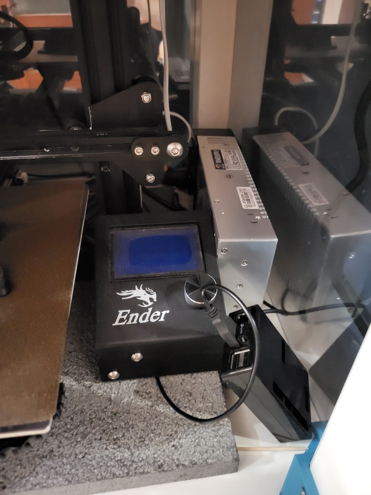Creality Ender 3 (po modyfikacji) + obudowa
