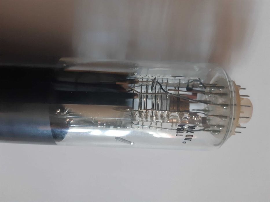 Електроннопроменева трубка 8ЛО7И