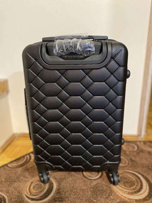 Walizka czarna premium do samolotu