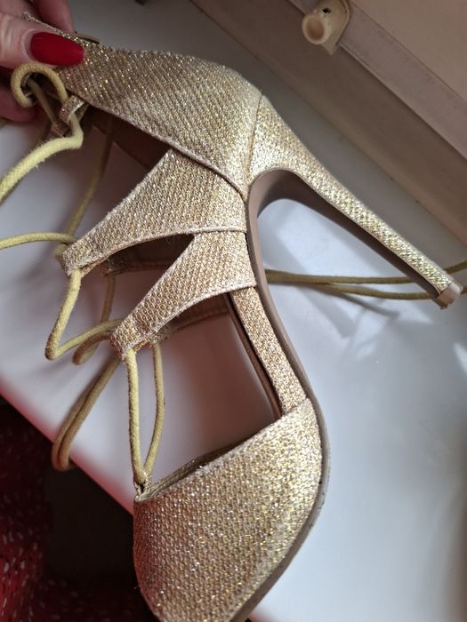 Buty szpilki złote nr 37