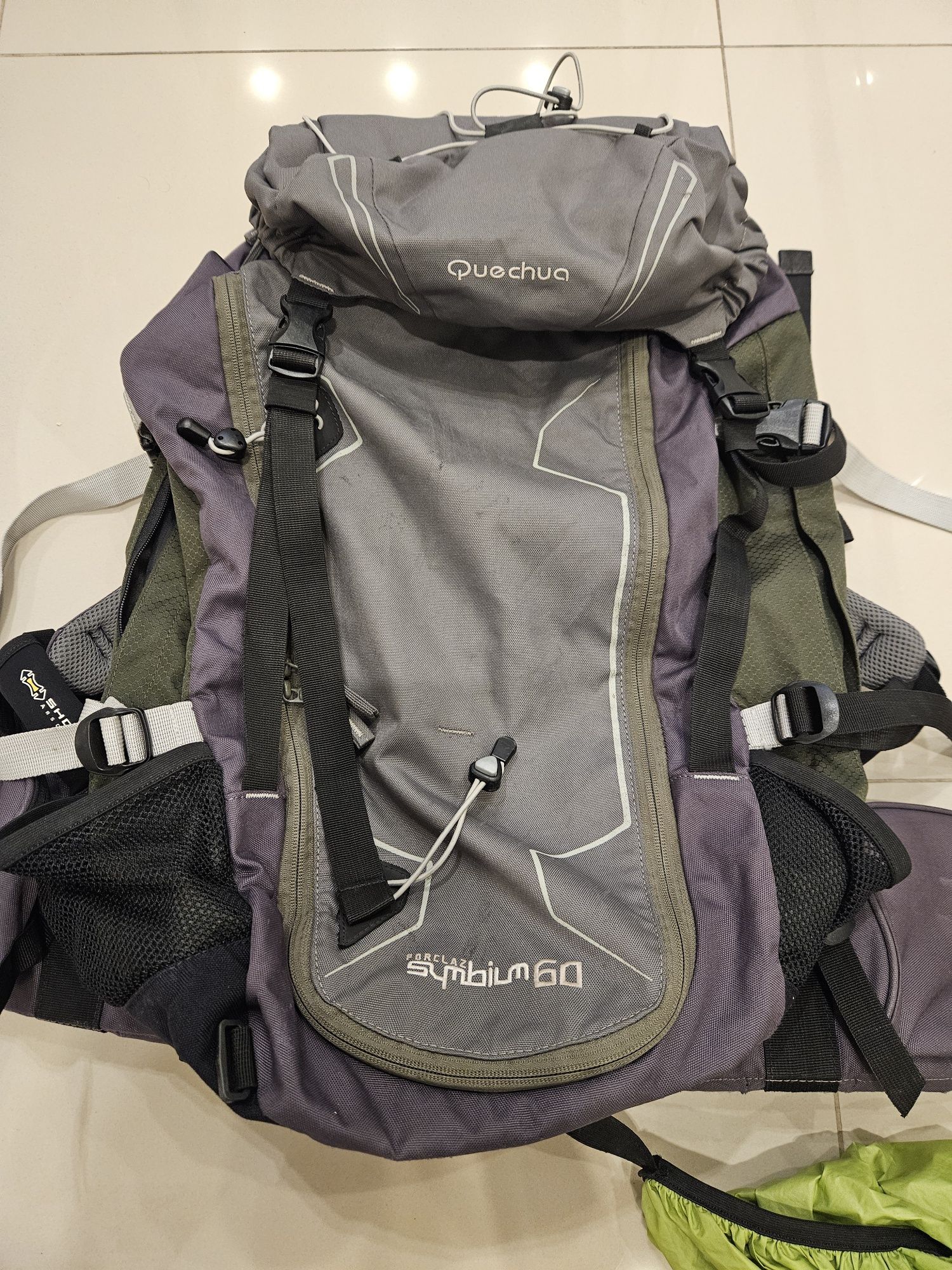 plecak trekkingowy turystyczny Quechua Forclaz Symbium 60 l khaki