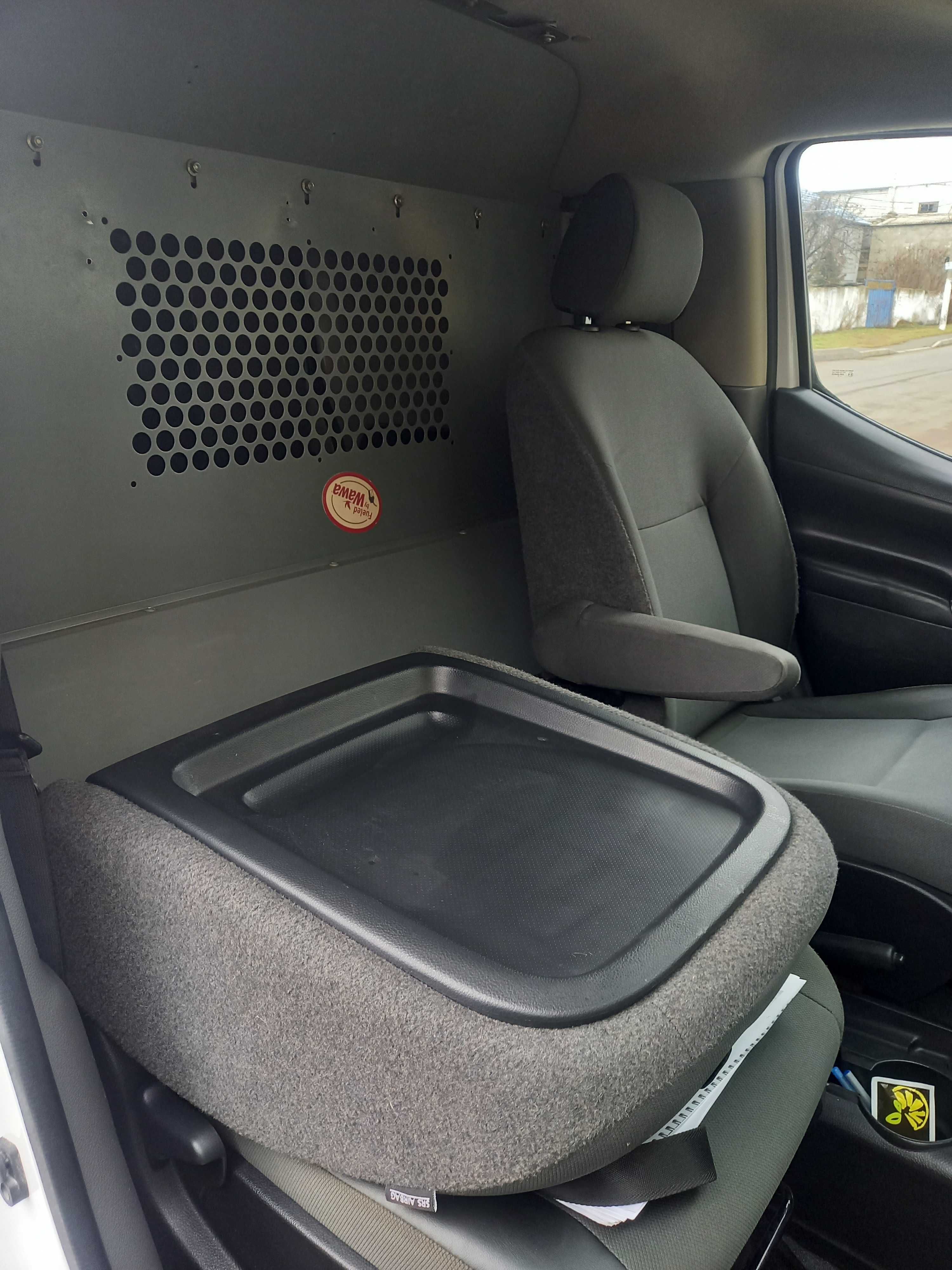 Микроавтобус грузовой Nissan NV200 2019