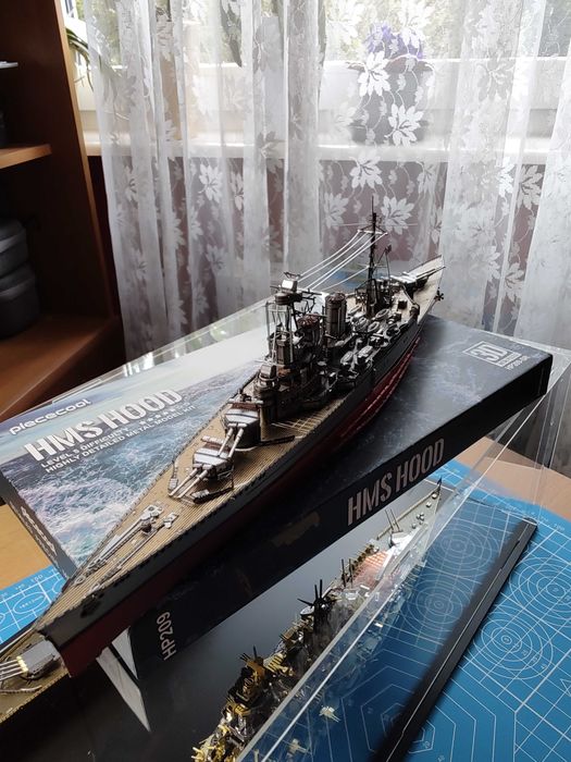Metalowy model HMS Hood z setu Piececool 1:800 gotowy