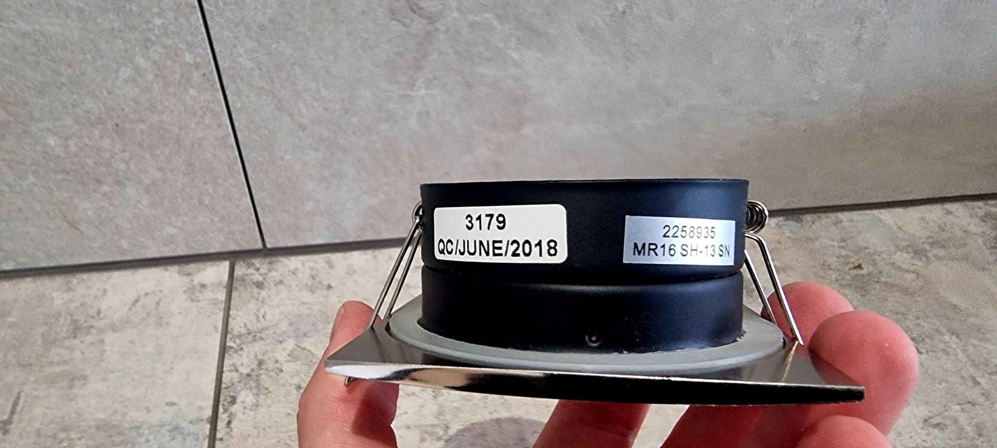 Oprawa/lampa wpuszczana, oczko łazienkowe