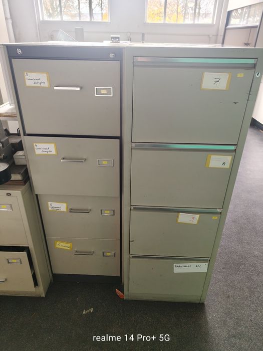 Szafki aktowe lub na warsztat