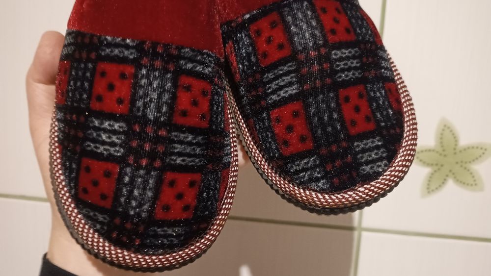 Super lekkie damskie kapcie / pantofle domowe, Rozmiar S/M, 23 cm