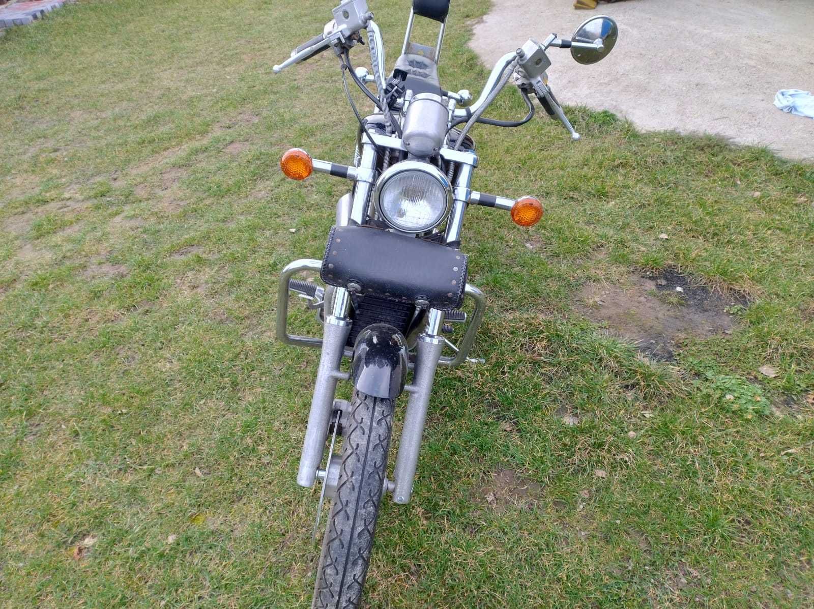 Suzuki Intruder vs600 A2