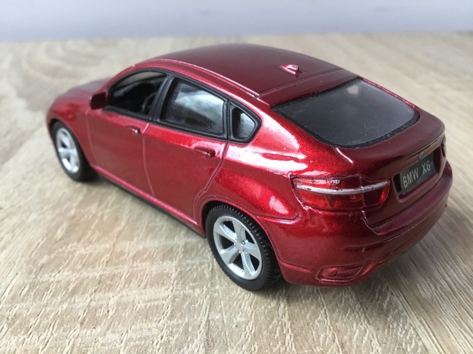 BMW X6 Модель автомобиля 1:46