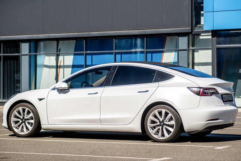 Tesla model 3, long range 75 кВт
