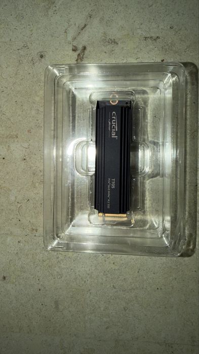 Crucial T705 4TB PCIe Gen5 with Heatsink – Like New64284292042883122