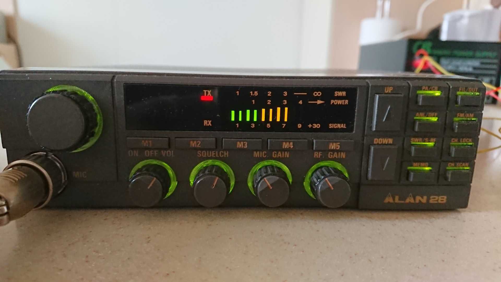 CB Radio Alan 28 + 2 anteny + transformator.