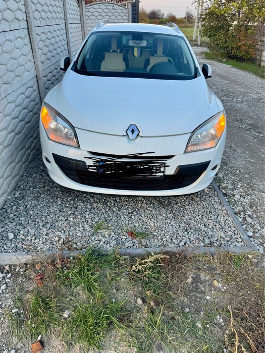 Продам передние фары Рено Меган 3 2009года