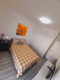 Quarto para arrendar 2 camas p apenas casal (família) entrada imediata em São Brás, Amadora