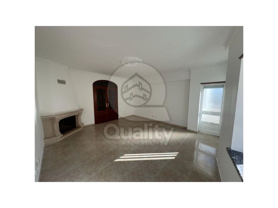 Apartamento T3 em Montijo