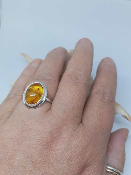 Srebrny pierścionek z bursztynem, srebro 925, rozm 21