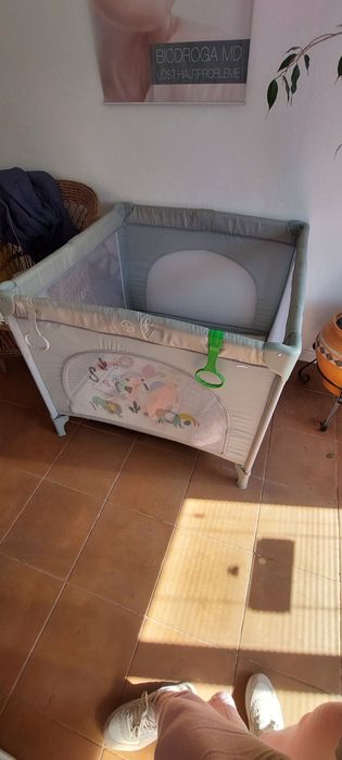 Espreguiçadeira chicco e parque de viagem dobrável