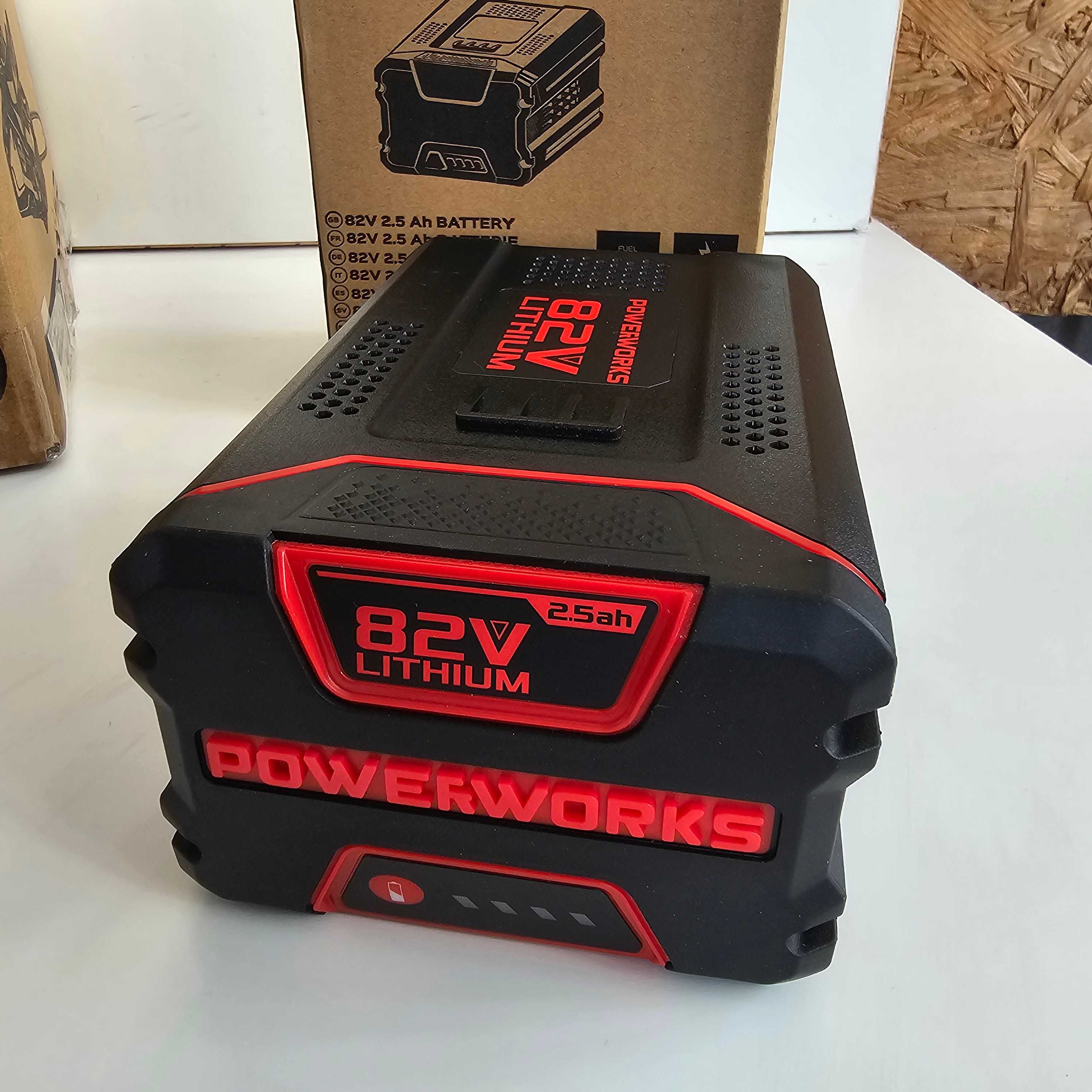 Greenworks 82V, Podkaszarka, dmuchawa, akumulator 2.5Ah, ładowarka