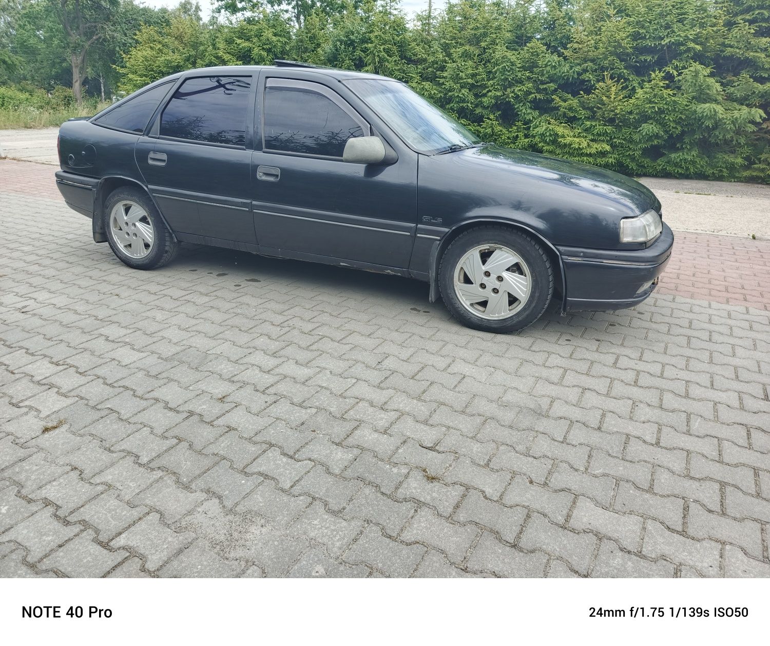 Продам або обміняю Опель вектра а. 2,0 інжектор