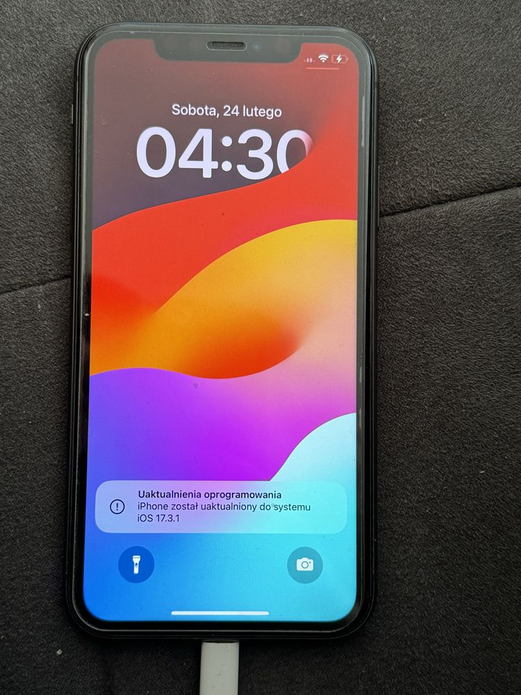 iphone 11 czarny 64 GB uszkodzony