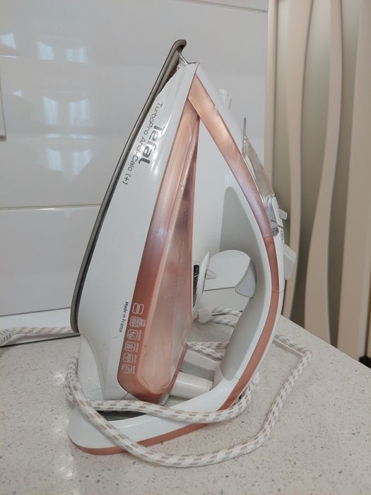 Праска tefal turbo pro Anti-Calc утюг