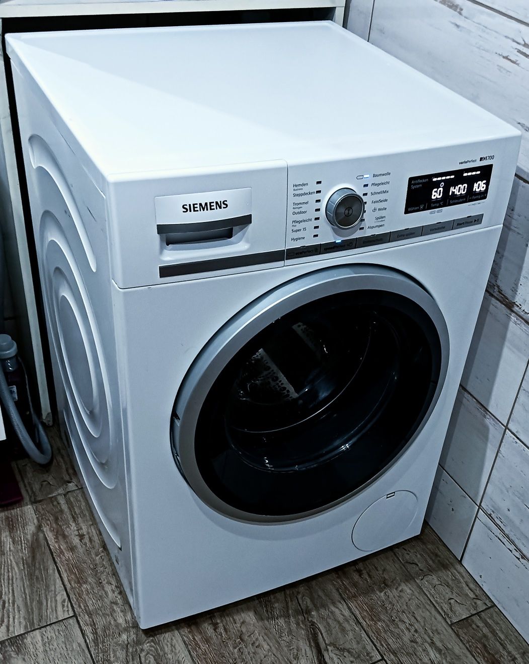 Jak nowa pralka 9 kg Siemens.