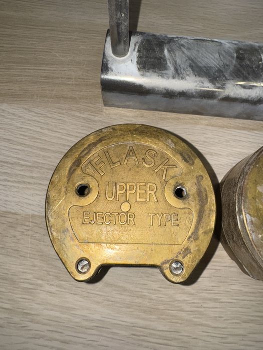 Puszki flask z ramką