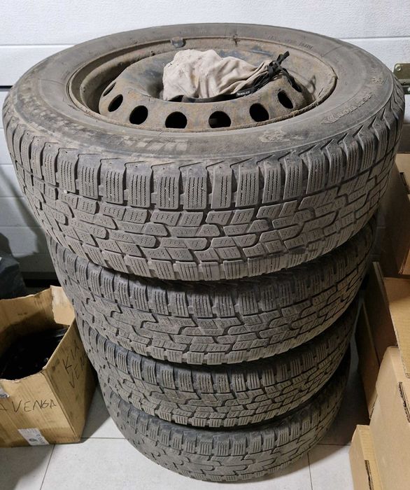 4 sztuki - koła R15 5x114.3 z oponami Firestone Winterhawk 195/65 R15