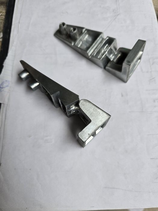 Vendo dobradiças  de caravana