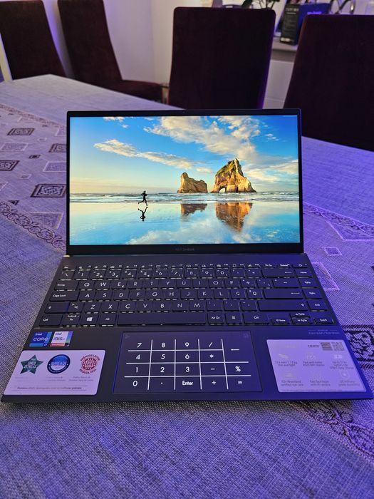 Asus ZenBook 14 UX425E