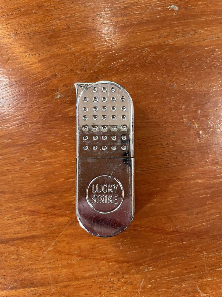 Isqueiro de metal Lucky Strike
