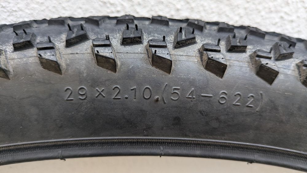 Pneu BTT 29 - 2.10 Novo