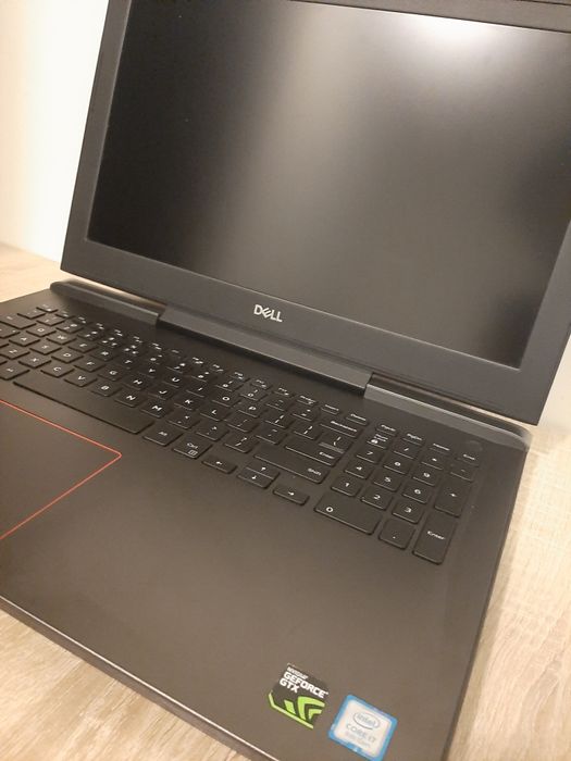 Laptop Dell Inspiron G5  i7 8gen.  1050Ti