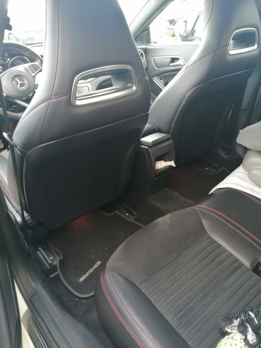 Mercedes CLA 180 D pack AMG com tecto de abrir