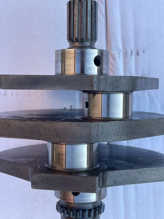 Suzuki VL800 Volusia Intruder wał korbowy