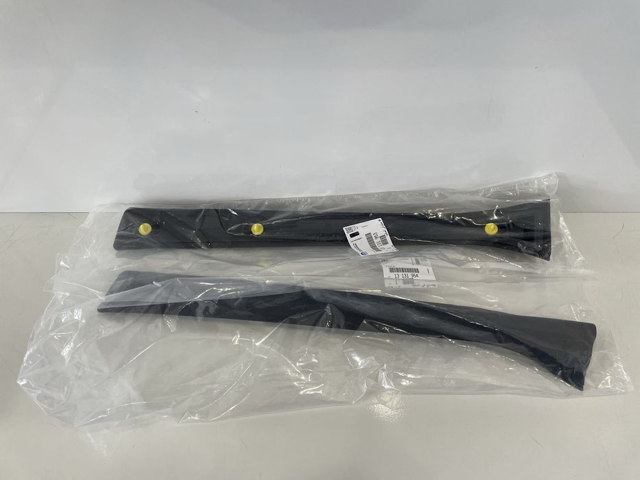 Ущільнювач центральних стійок Opel Zafira B