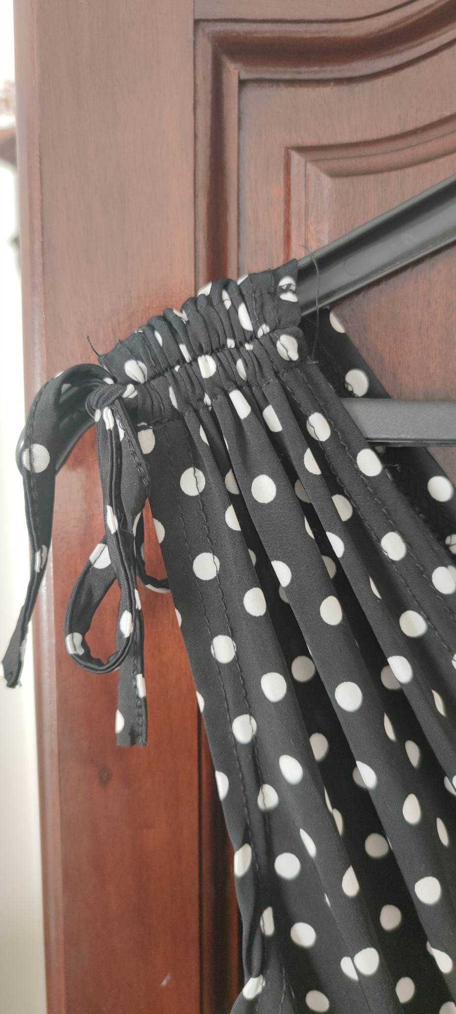 Macacão preto bolinhas (calção) bolsos tamanho único até XL (novo) 10€