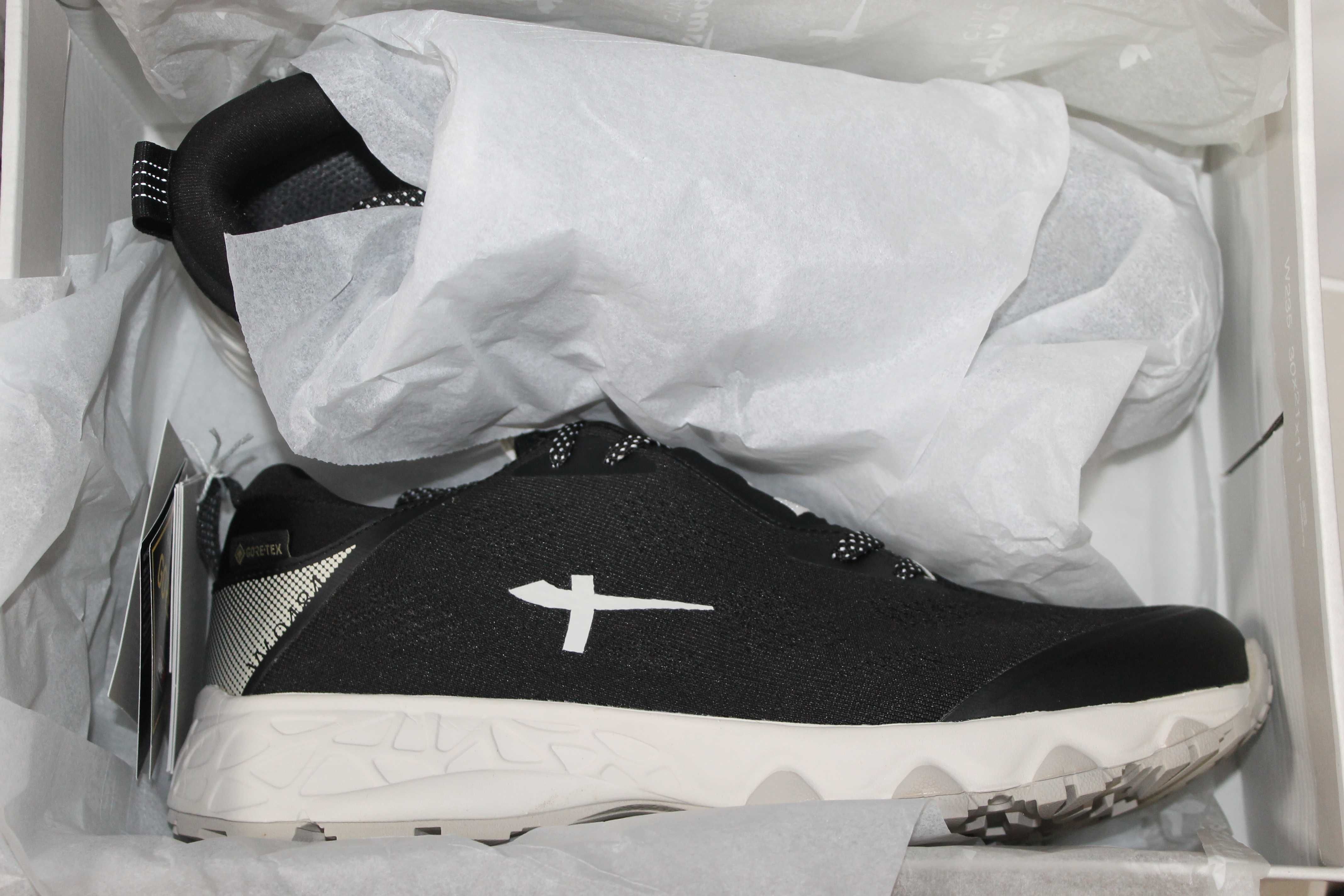Трекінгові кросівки Tamaris active gore-tex
