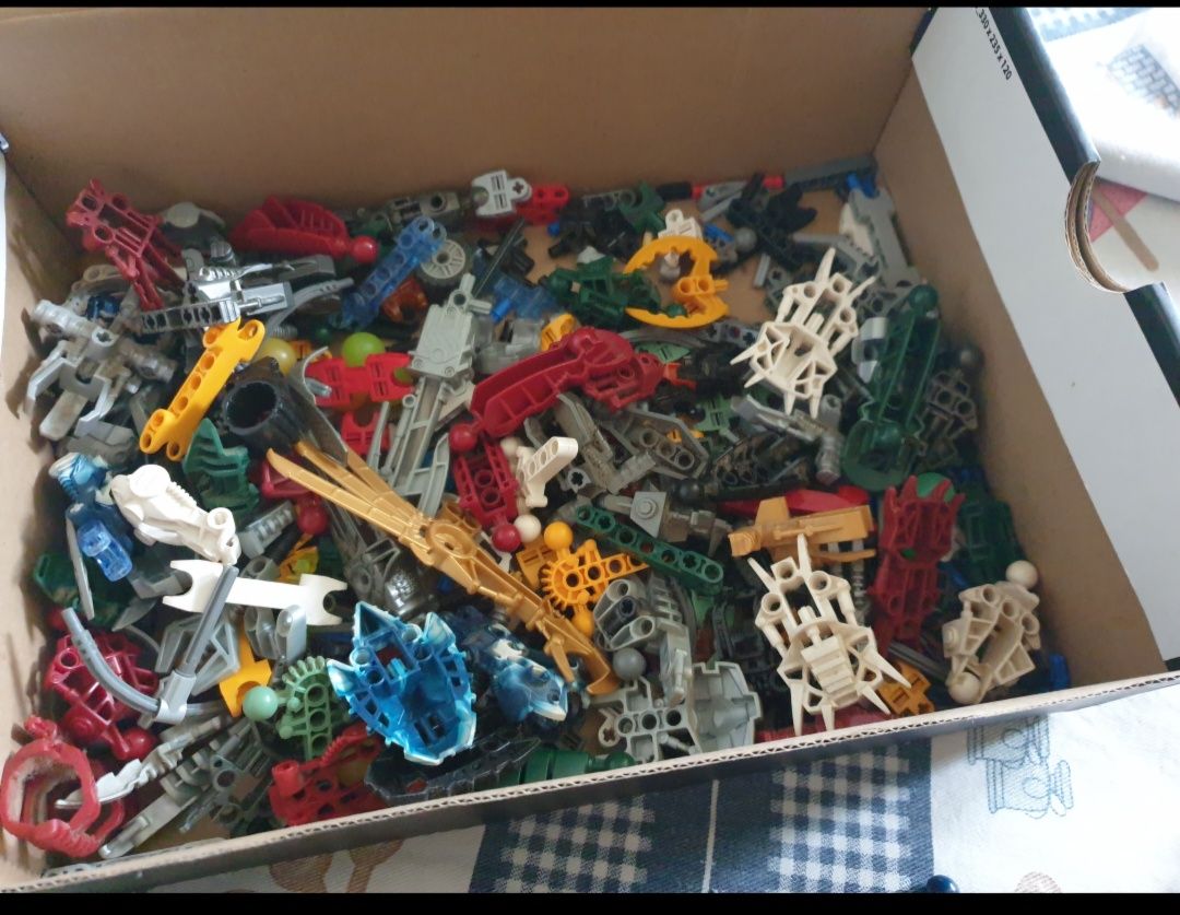 Lego bionicle conjunto
