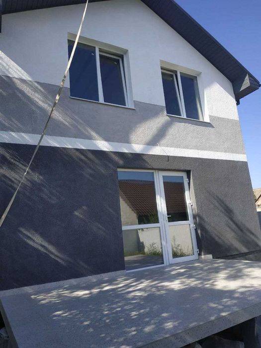 Дом Нерубайское. в центрі 2 поверхи  новий з усім пакетом документів