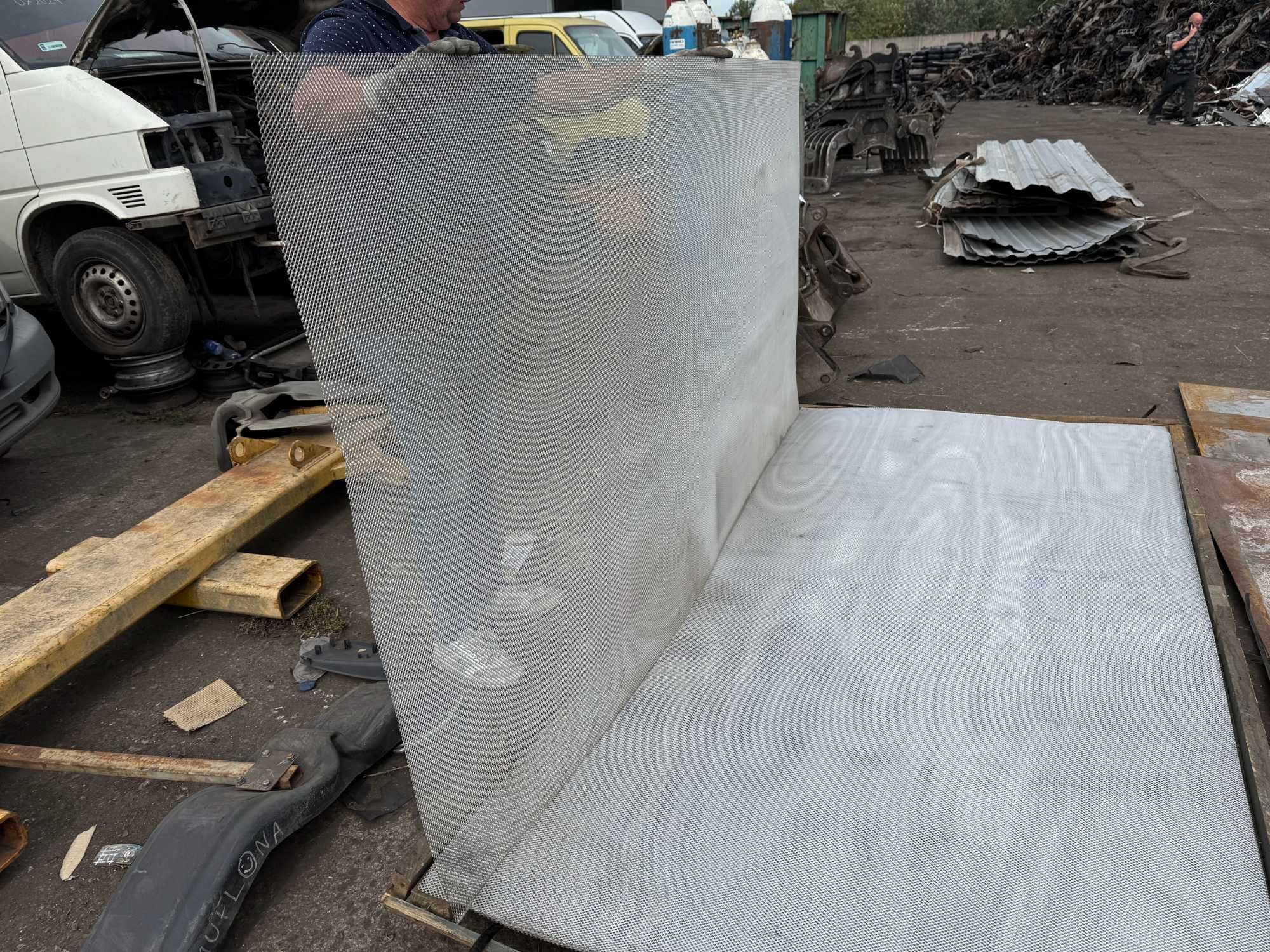 Siatka pszczelarska moskitier cięto ciągniona aluminiowa 250x125 1.5mm