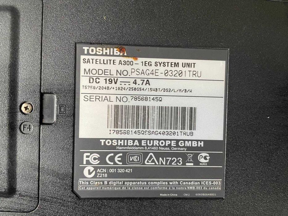 Toshiba Satellite A300-1EG PSAG4E-03201TRU На запчастини