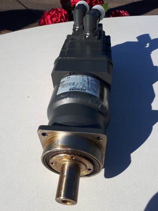 Servo motor Siemens 1FK7040-5AK71-1AG5