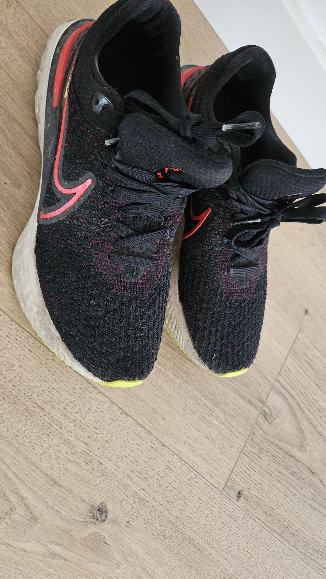 Buty Nike React rozm. 40.5